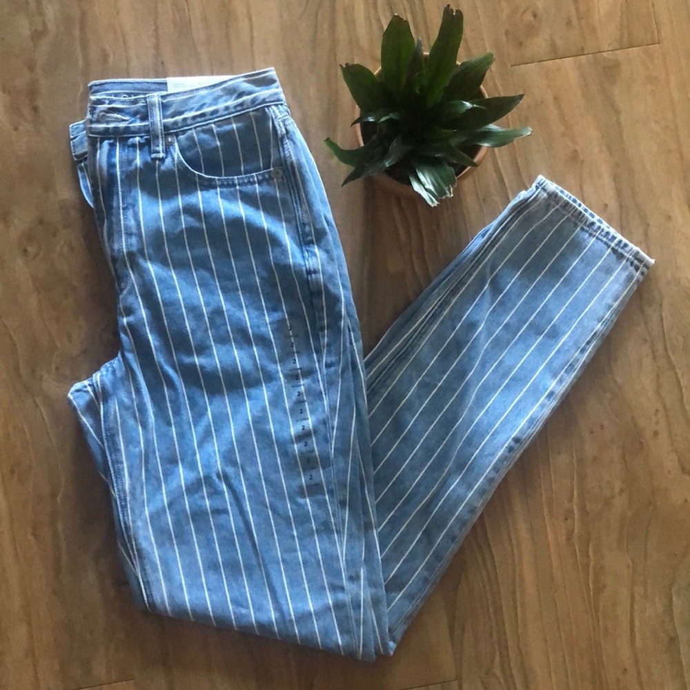AE X-long Hi-rise Mom Jeans
